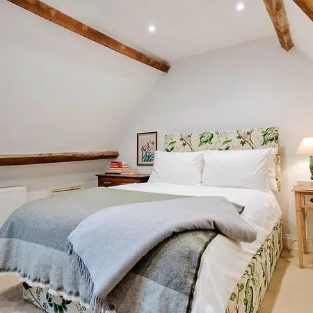 Finest Retreats - Courtside Cottage Painswick Exterior photo