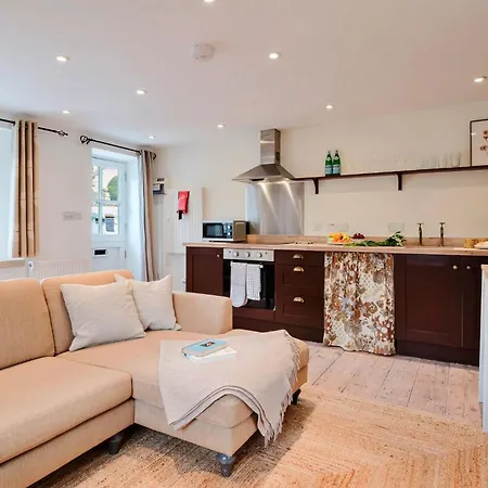 Finest Retreats - Courtside Cottage Painswick Exterior photo